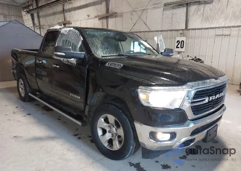 2020 Ram 1500 Big Horn 4X4 6'4 Box z USA, uszkodzony, nr VIN 1C6SRFBT5LN145803